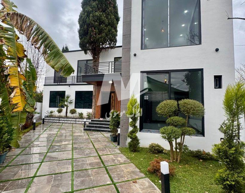 خرید ویلا ۲۳۰ متری چهار خوابه با رووف و استخر داخلی الیمالات نور | ۲۳۰ متر