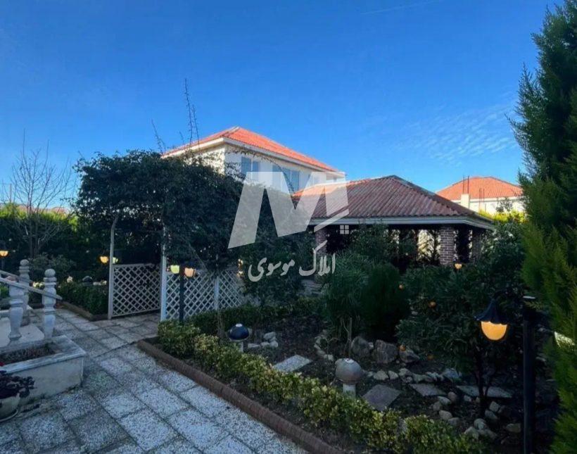 فروش کاخ ویلا فول فرنیش و سند دار رویان | ۳۰۰ متر