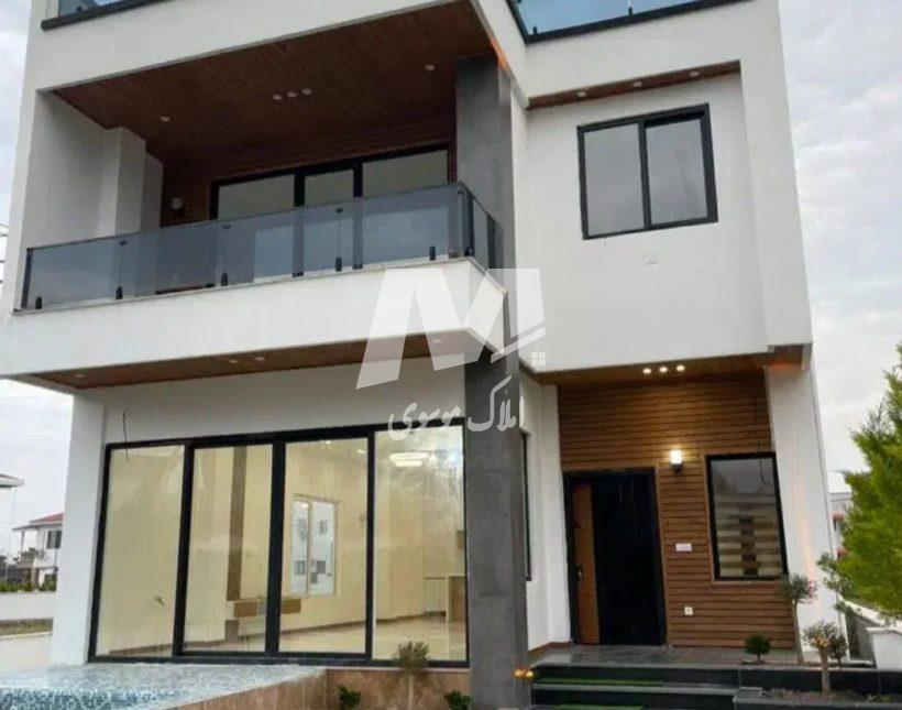خرید ویلا دوبلکس استخر دار و سند دار نور | ۳۰۰ متر
