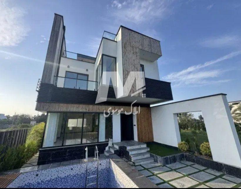 خرید ویلا دوبلکس استخر ۴ فصل و سند دار نور | ۳۰۰ متر