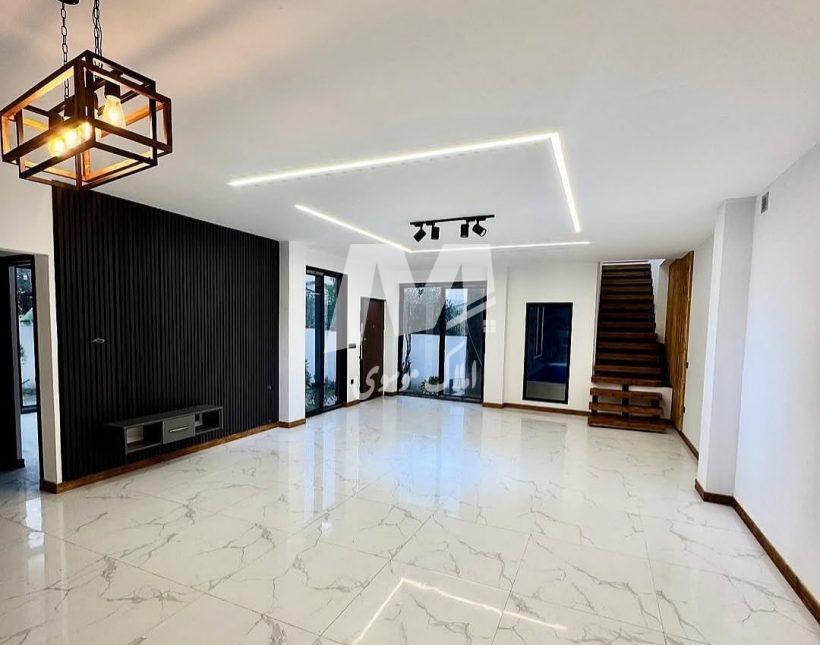 خرید ویلا در نور ۲۵۰ متری مدرن استخردار شهرکی | ۲۵۰ متر