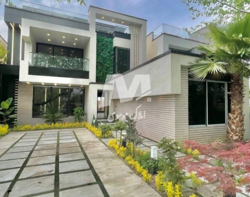 خرید ویلا در چمستان ۳۰۰ متری مدرن استخر داخلی شهرکی | ۳۰۰ متر