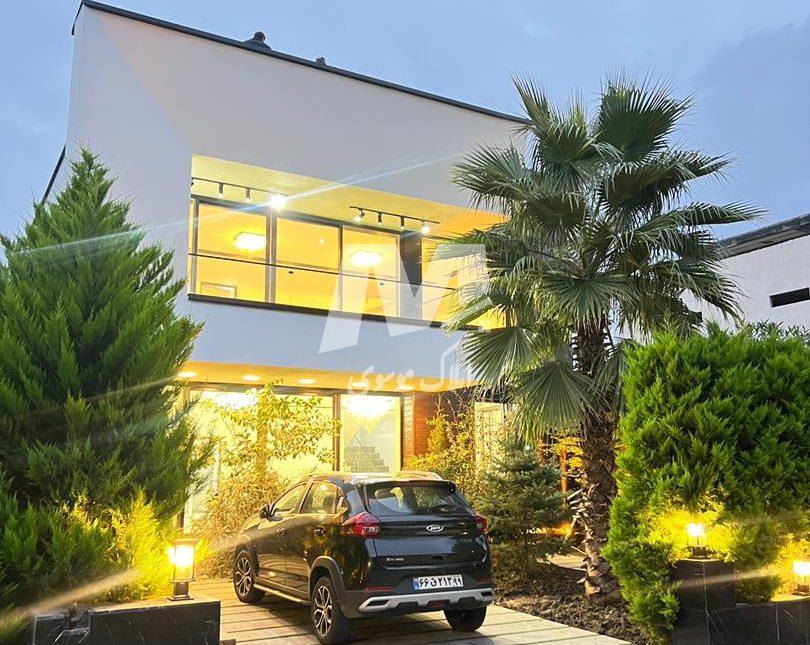 فروش ویلا ۳۵۰ متری مدرن شهرک با اصالت ۴ خواب امیرآباد | ۳۵۰ متر