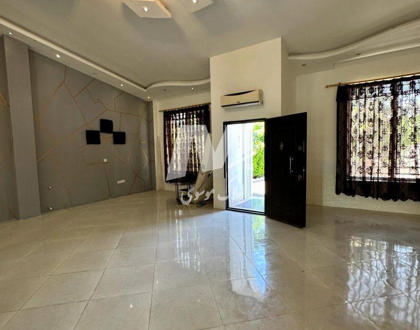 فروش باغ ویلای ۳۰۰ متری استخر روباز شهرکی سند دار | ۳۰۰ متر