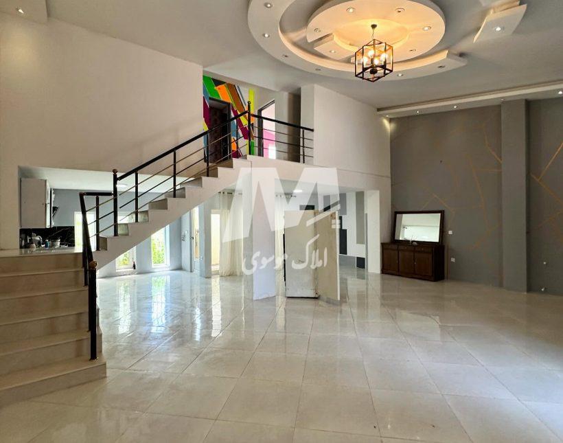 فروش باغ ویلای ۳۰۰ متری استخر روباز شهرکی سند دار | ۳۰۰ متر