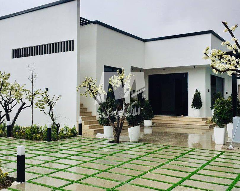 خرید ویلا باغ ۳۰۰ متری مبله کامل استخر دار آهودشت چمستان | ۳۰۰ متر