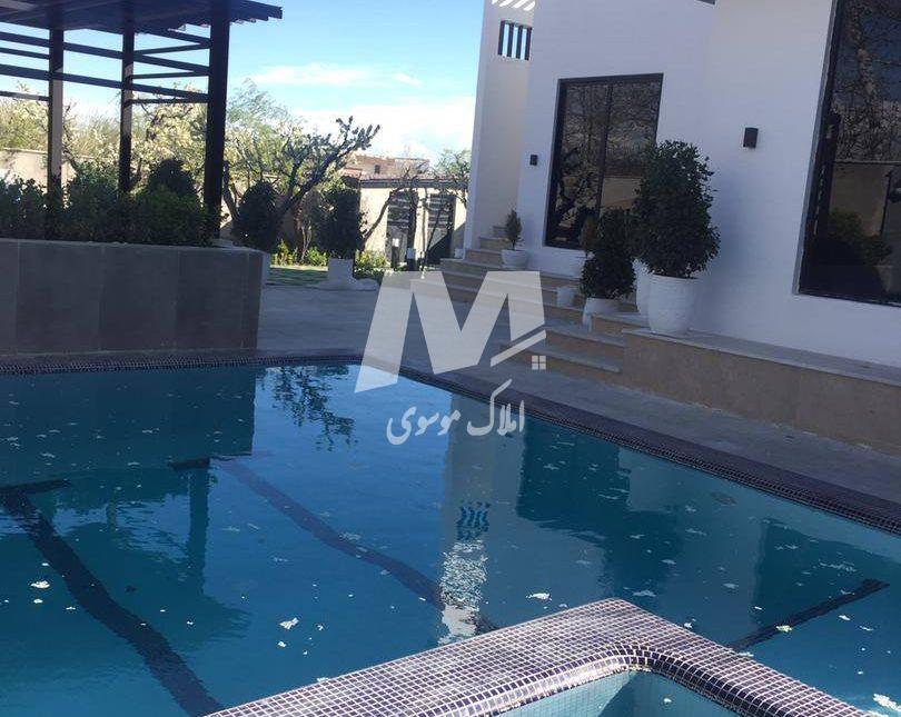 خرید ویلا باغ ۳۰۰ متری مبله کامل استخر دار آهودشت چمستان | ۳۰۰ متر