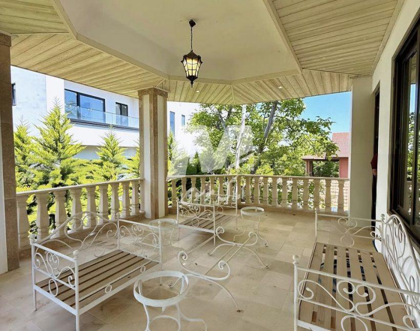 خرید ویلای نما انگلیسی 1100 متری همراه با استخر | 1100 متر