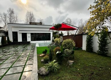 فروش باغ ویلا ۳۵۰ متری مدرن استخر روباز سند دار | ۳۵۰ متر