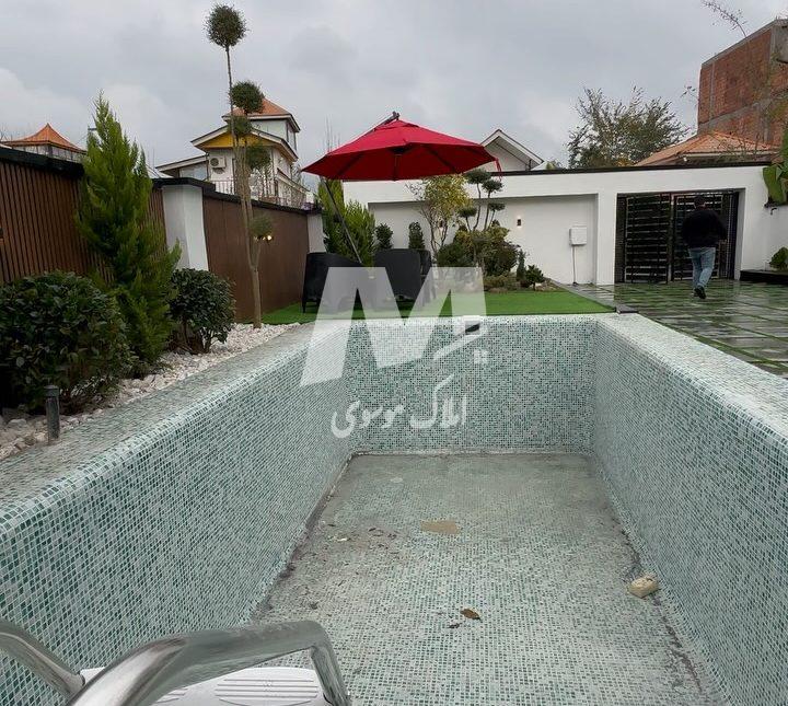 فروش باغ ویلا ۳۵۰ متری مدرن استخر روباز سند دار | ۳۵۰ متر