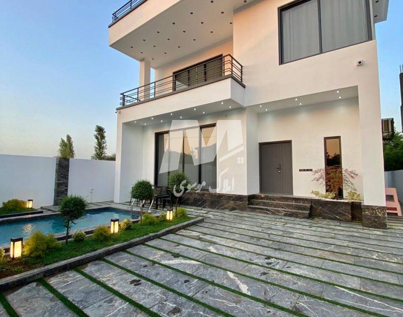 خرید ویلا با استخر روف و مبله در همصفا چمستان | ۳۰۰ متر