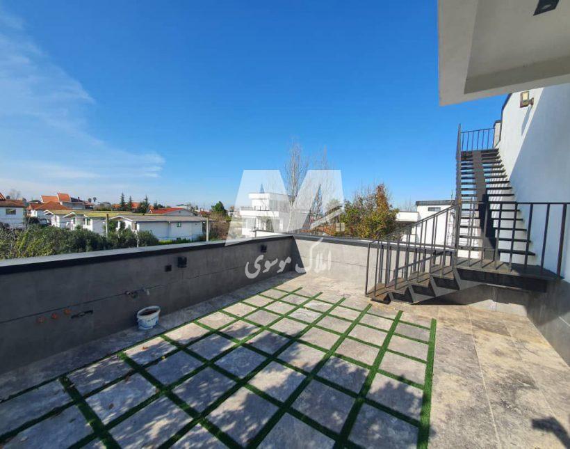 خرید ویلا دوبلکس رویان 900 متر زمین 700متر بنا سند دار | 900 متر