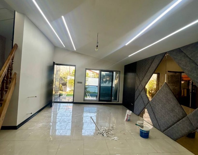 فروش ویلای استخردار بهدشت نیم‌پیلوت بازسازی‌شده | ۲۴۰ متر