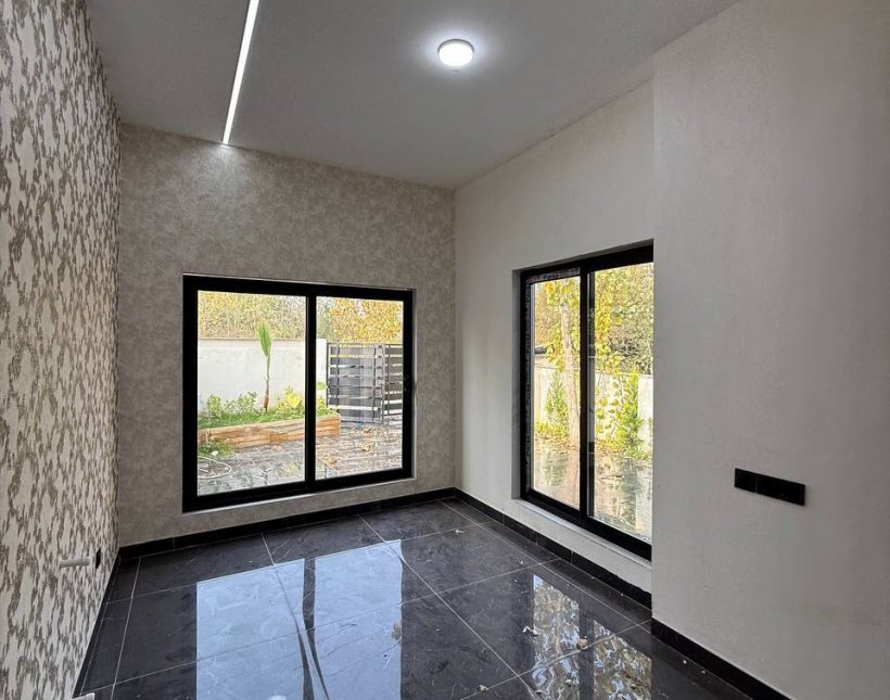 فروش ویلای همکف مدرن ۳ خوابه سند تک‌برگ آماده انتقال | ۱۸۰ متر