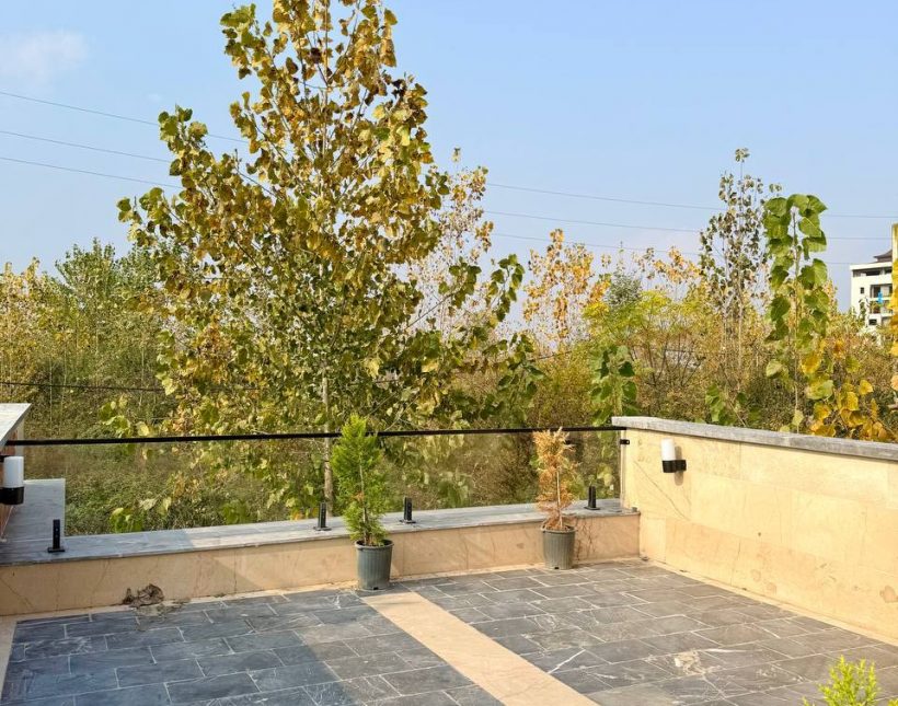 فروش ویلای همکف مدرن ۳ خوابه سند تک‌برگ آماده انتقال | ۱۸۰ متر