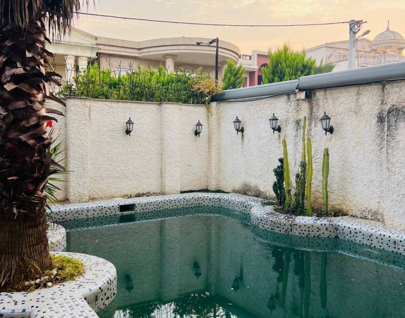 خرید ویلا لوکس با استخر در سعادت‌ آباد ۳۰۰ متری سند تک‌ برگ | ۳۰۰ متر