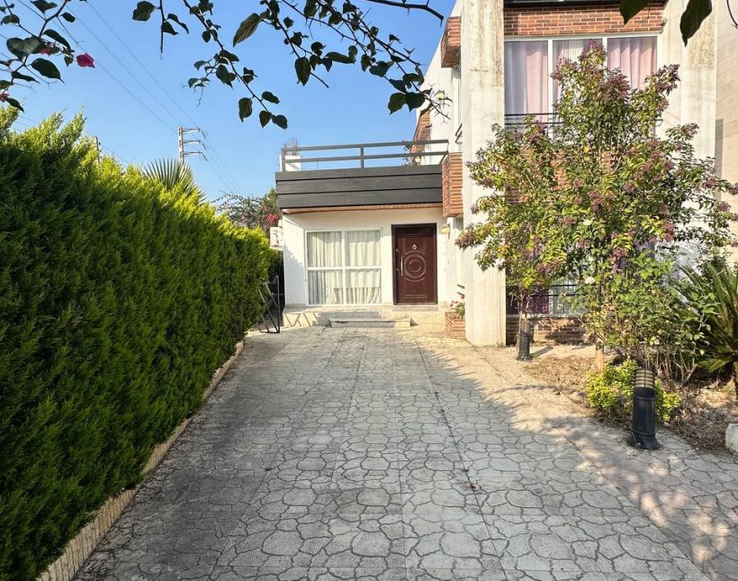 فروش ویلا لوکس در شهرک برند الیمالات با سند و پروانه ساخت | ۲۵۰ متر