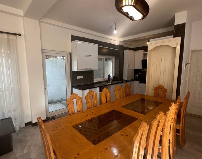 فروش ویلا لوکس در شهرک برند الیمالات با سند و پروانه ساخت | ۲۵۰ متر