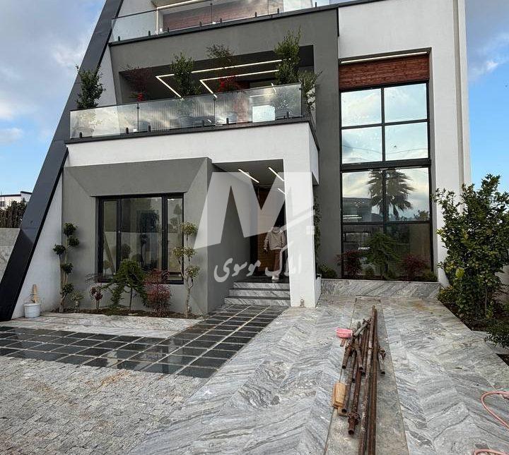 خرید ویلا لاکچری ۵۰۰ متر بنا در همصفا چمستان | ۲۷۰ متر