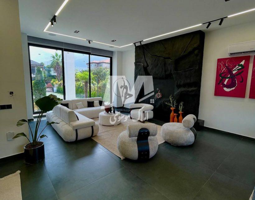 خرید ویلا در نوشهر ۵۵۰ متری ساحلی فول فرنیش با استخر روباز چلندر | ۵۵۰ متر