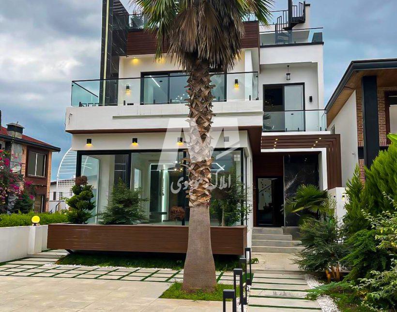 خرید ویلای مدرن ۴۰۰ متری استخر داخل شهرکی در سیاهرود رویان | ۴۰۰ متر