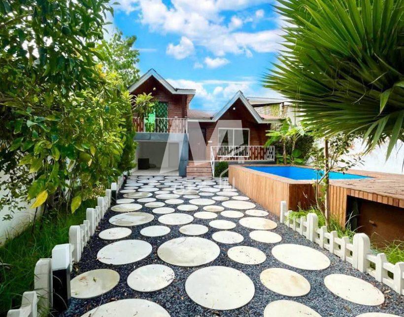 فروش ویلا باغ استخردار سند شش دانگ شهرکی | 250 متر