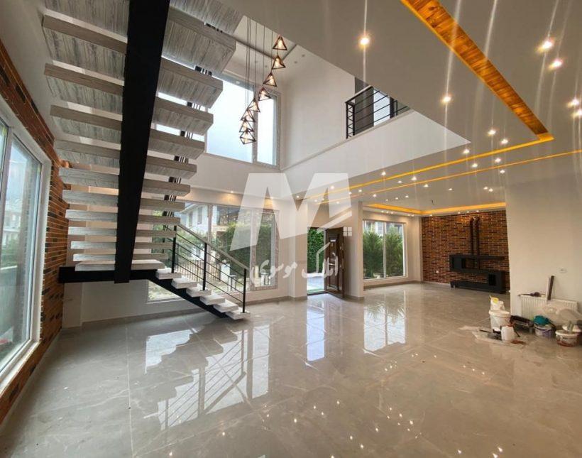 خرید ویلا در نوشهر ۳۲۰ متری استخردار سند دار چلندر | ۳۲۰ متر