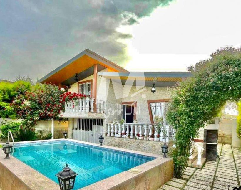 فروش ویلا نیم پیلوت فول فرنیش سند شش دانگ استخردار | 250 متر