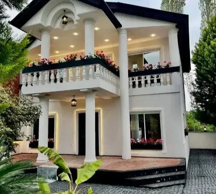 خرید ویلا کلاسیک منطقه لوکس سعادت آباد چمستان | 300 متر