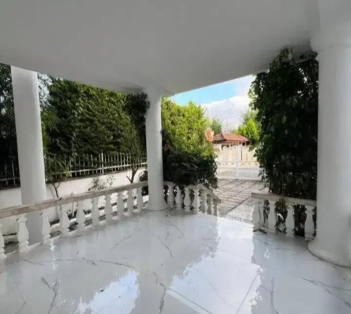 فروش ویلا 300 متری نما رومی منطقه سعادت آباد چمستان | 300 متر
