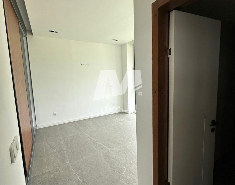 خرید ویلا مدرن دوبلکس در شهرک هکتاری لوکیشن برند رویان | 390 متر