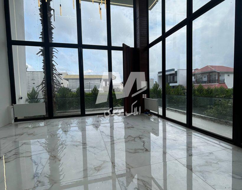 خرید ویلا تریپلکس با دبل روف داخل شهرک آپادانا چمستان | 380 متر