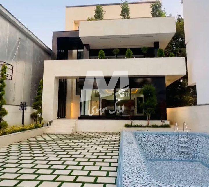 خرید ویلا تریپلکس مدرن روف دار چمستان | 370 متر