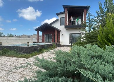 خرید ویلا باغ مدرن نیم پیلوت و استخردار چمستان | 300 متر