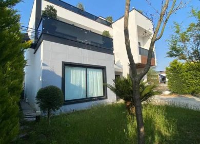 خرید ویلا در نوشهر ۳۰۰ متری فول فرنیش ویوی جنگل و دریا وازیوار | ۳۰۰ متر