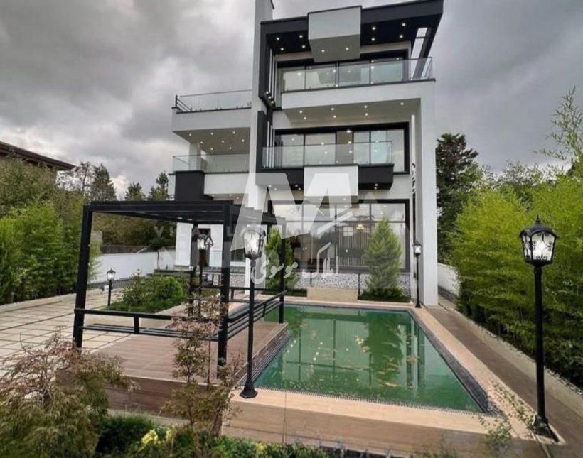 خرید ویلا در نور ۵۰۰ متری با استخر و روف با ویوی جنگل گنج یاب | ۵۰۰ متر