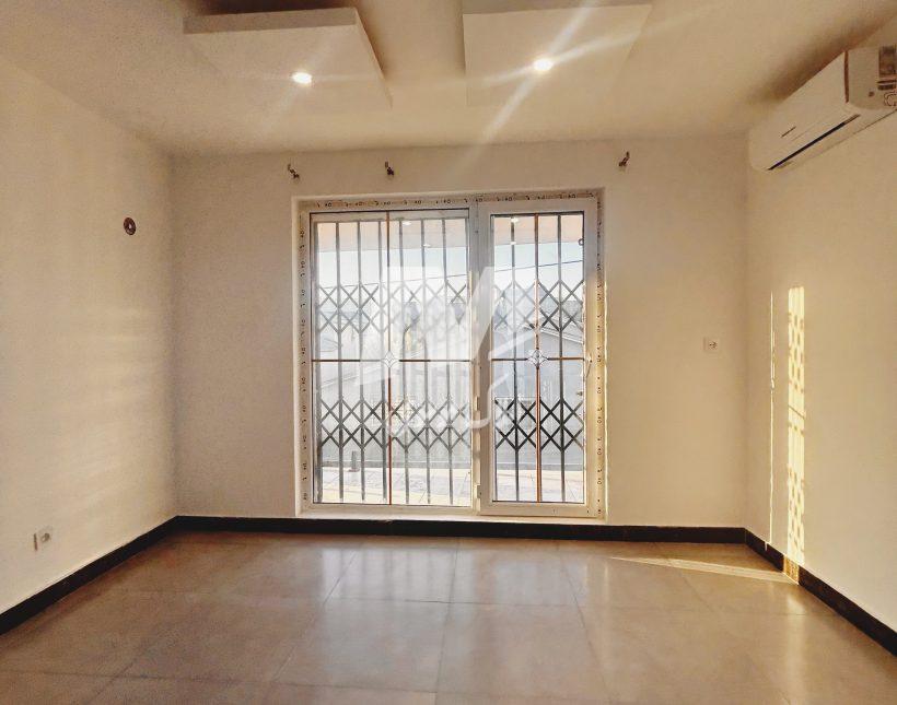 فروش ویلا نیم پیلوت با تمام نصبیجات آپادانا چمستان | 220 متر