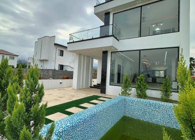 خرید ویلا استخردار با ویو کوه و جنگل منطقه نصرت آباد نور | 300 متر