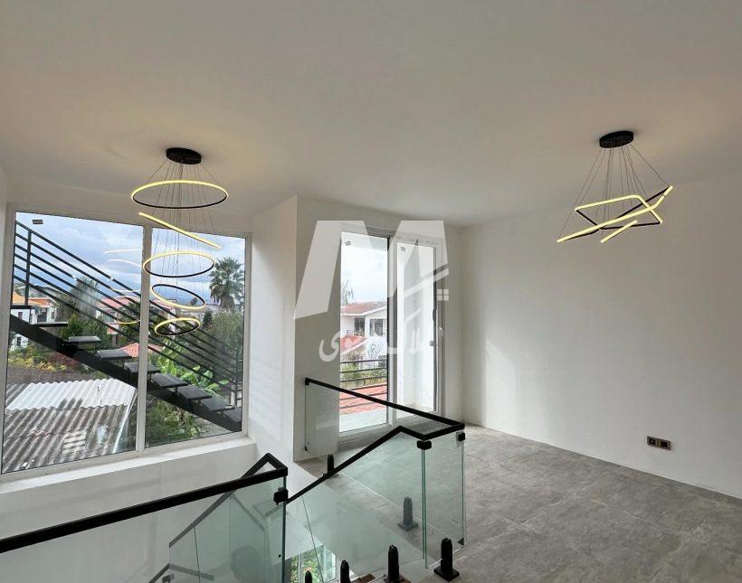 خرید ویلا استخردار با ویو کوه و جنگل منطقه نصرت آباد نور | 300 متر