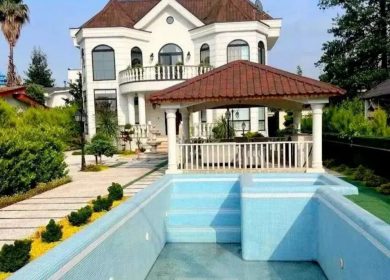 خرید ویلا باغ انگلیسی ۵۰۰ متری فول مبله استخر دار شهرک برند نور | ۵۰۰ متر