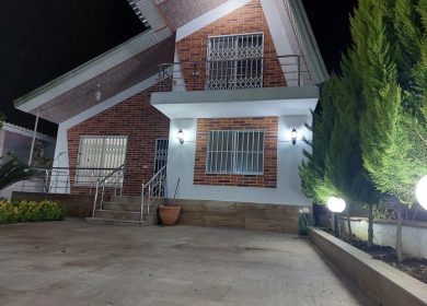 خرید ویلا نیم پیلوت فول فرنیش آهودشت چمستان | 240 متر