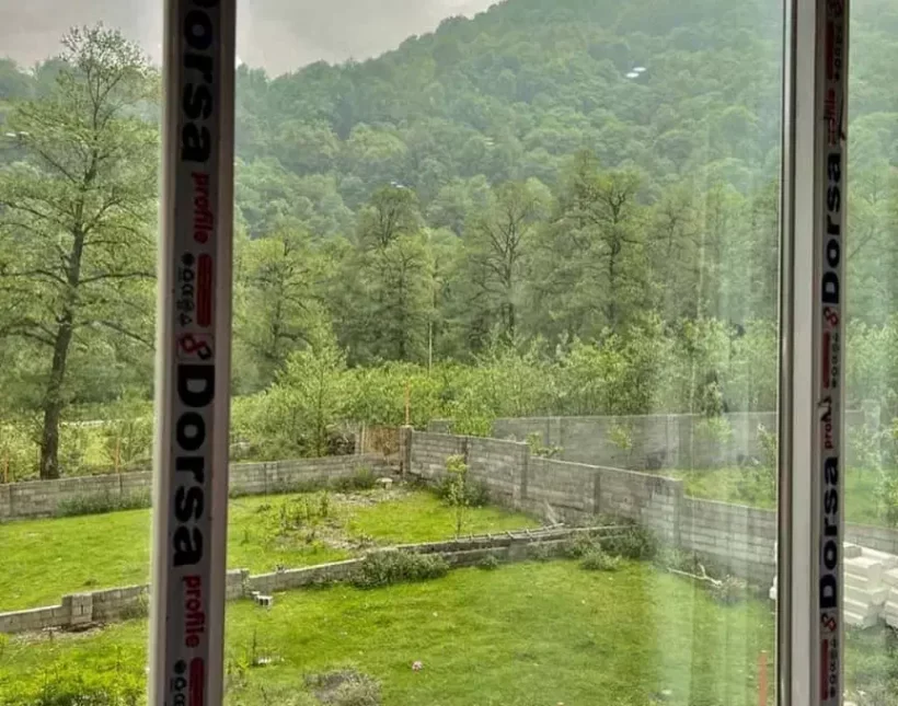 خرید ویلا ۳۰۰ متری نما سنگ استخردار منطقه نعمت آباد چمستان | 300 متر