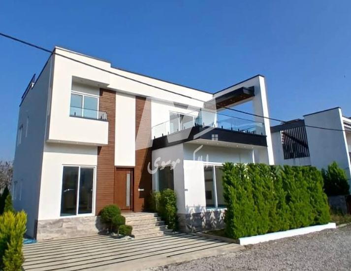 فروش ویلای ۳۳۰ متری استخر و جکوزی با مدارک رویان | ۳۳۰ متر