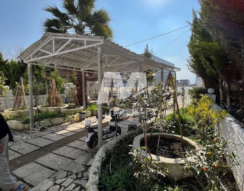 فروش ویژه ویلا باغ نیم پیلوت ۳۰۰ متری دو خوابه سند دار | ۳۰۰ متر