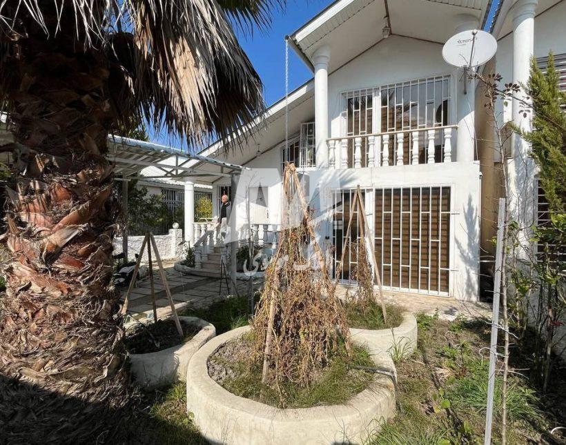 فروش ویژه ویلا باغ نیم پیلوت ۳۰۰ متری دو خوابه سند دار | ۳۰۰ متر