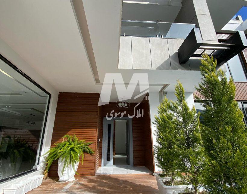 خرید ویلا مدرن تریبلکس شهرکی قطعه ۱ جنگل در چلندر نوشهر | ۴۰۰ متر