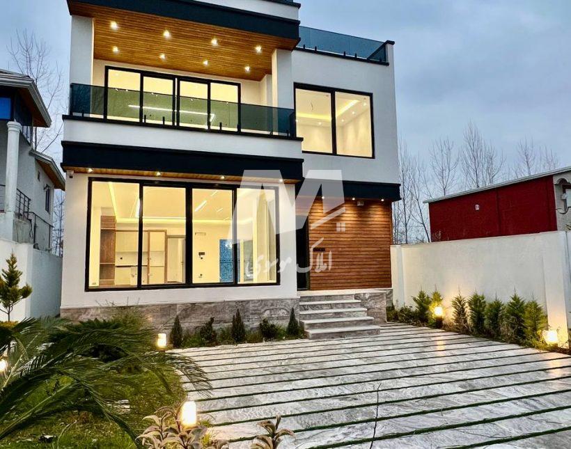 فروش ویلا نور دوبلکس سند دار استخر و جکوزی روی روف | 300 متر