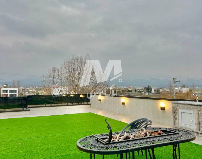 فروش ویلا نور دوبلکس سند دار استخر و جکوزی روی روف | 300 متر