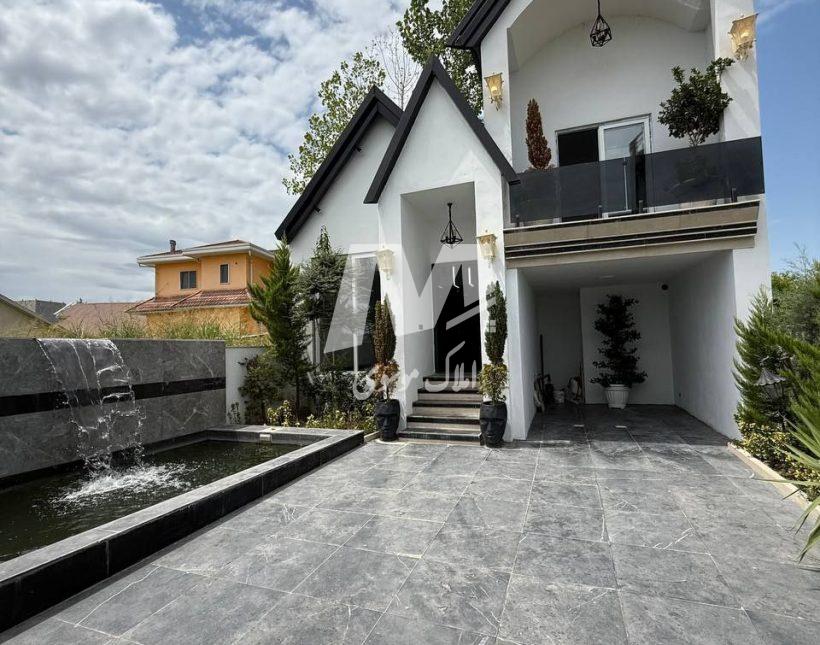 خرید ویلا نیم پیلوت نما انگلیسی 220 متری آپادانا چمستان | 220 متر