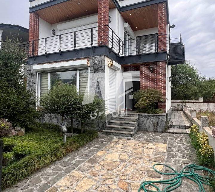 خرید ویلای مدرن ۳۰۰ متری قطعه ۱ جنگل در سعادت‌آباد چمستان | ۳۰۰ متر